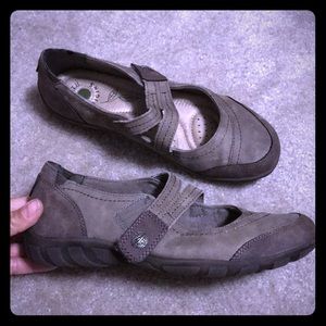 Earth Origins Rory Size 8, leather maryjanes, comfort work shoes, arch support
